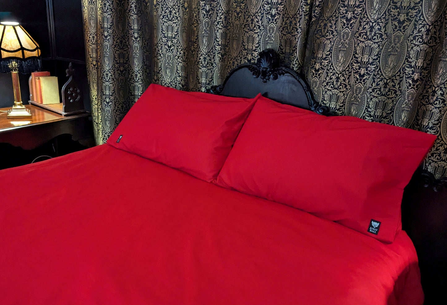 Plain red easy care pillowcase pair