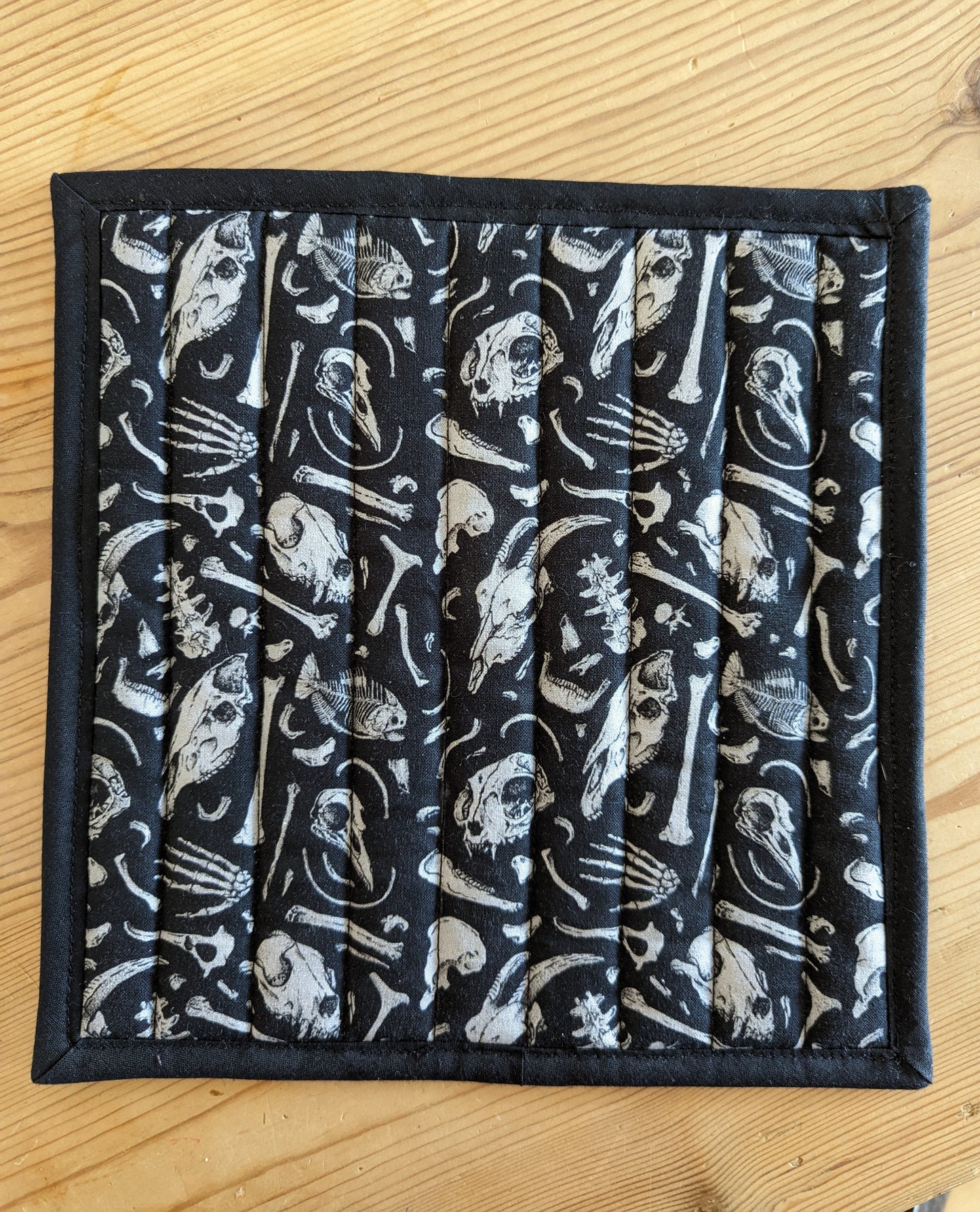 Bones Quilted Pot Rest